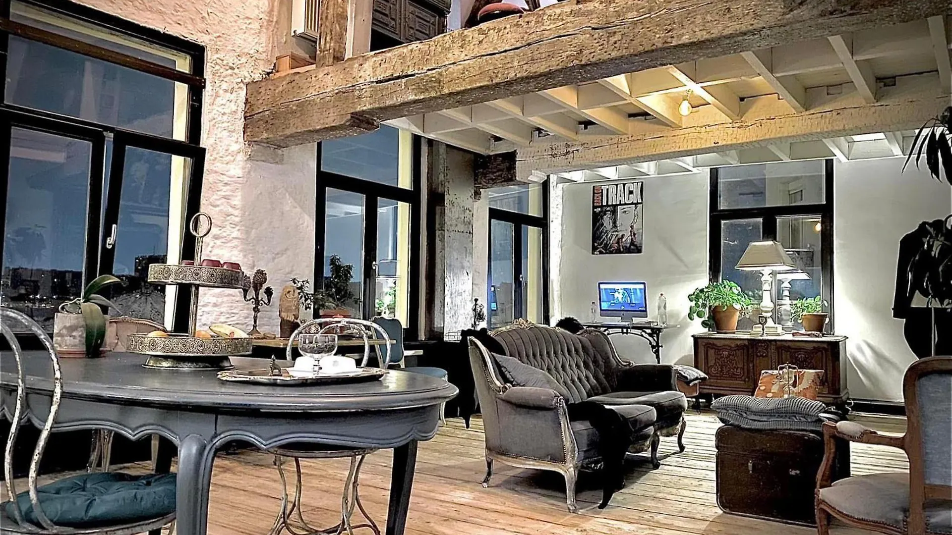 Homestay The Mystic'S Lodge Group Bookings Antwerp